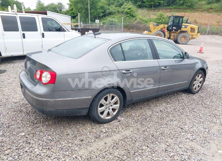 Photo 4 of 2006 Volkswagen Passat 2.0T (VIN WVWEK73C36P109793)