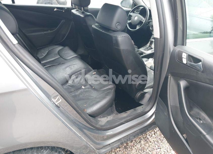 Photo 8 of 2006 Volkswagen Passat 2.0T (VIN WVWEK73C36P109793)