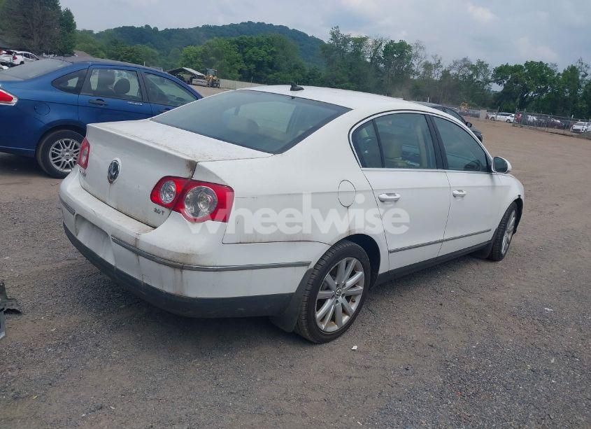 Photo 4 of 2007 Volkswagen Passat 2.0T (VIN WVWEK73C47P104958)