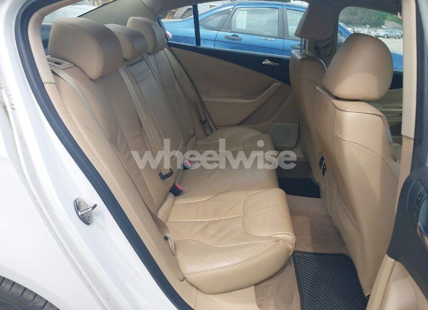 Photo 8 of 2007 Volkswagen Passat 2.0T (VIN WVWEK73C47P104958)