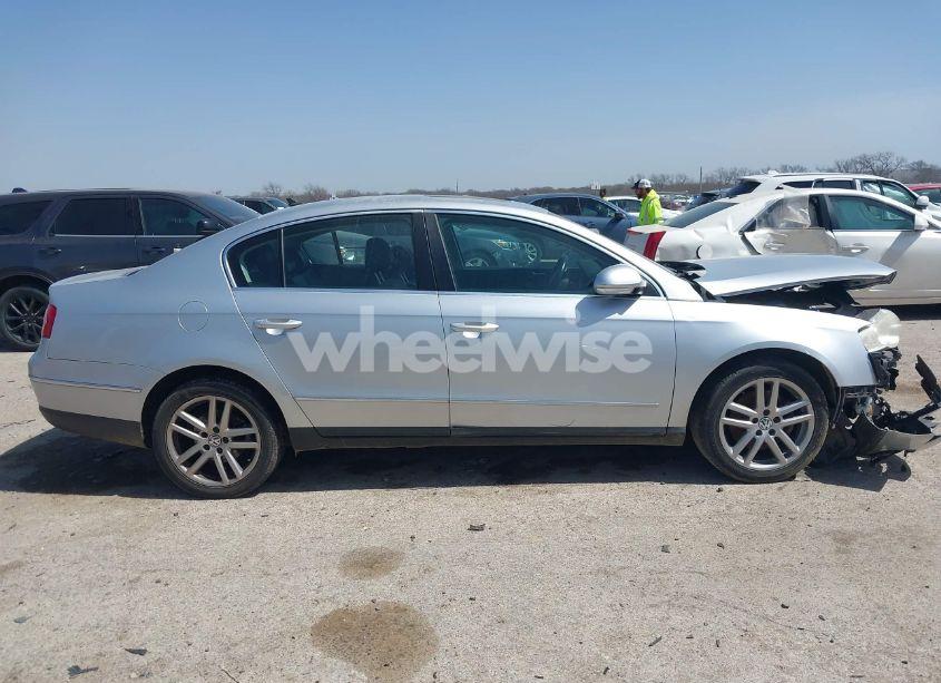 Photo 13 of 2008 Volkswagen Passat LUX (VIN WVWEK93C88P085585)