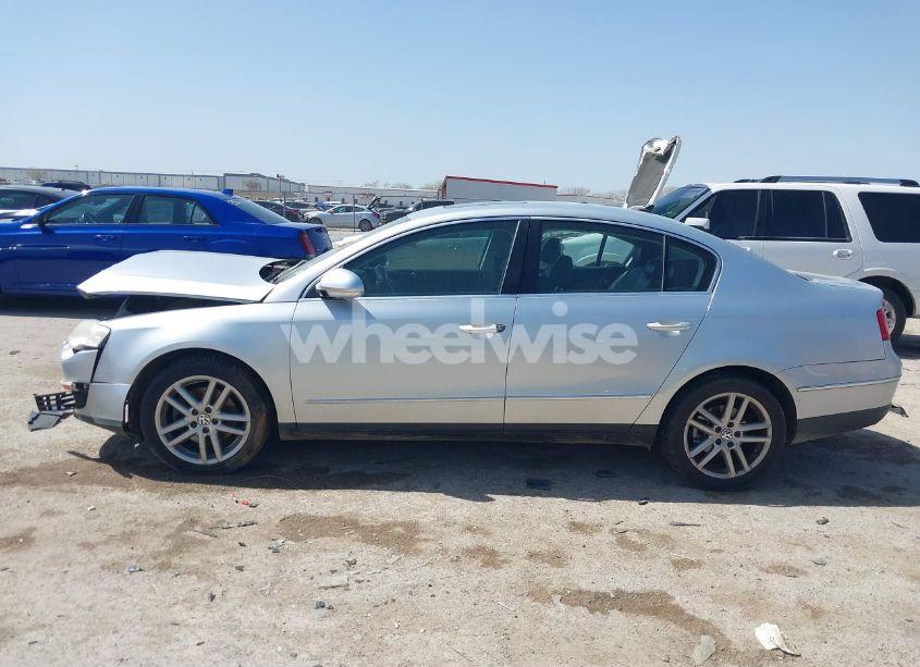 Photo 14 of 2008 Volkswagen Passat LUX (VIN WVWEK93C88P085585)