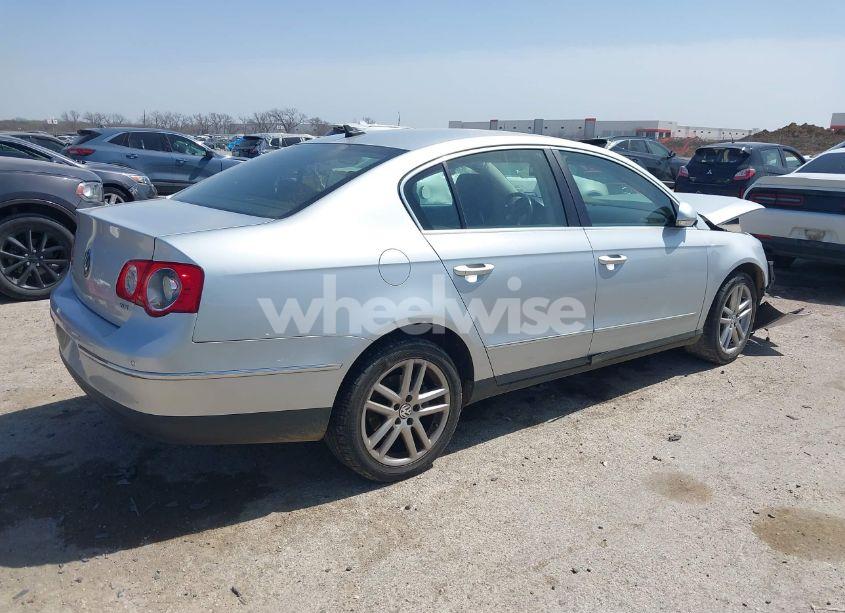 Photo 4 of 2008 Volkswagen Passat LUX (VIN WVWEK93C88P085585)