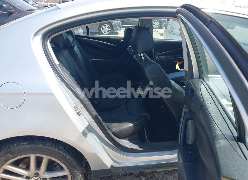 Photo 8 of 2008 Volkswagen Passat LUX (VIN WVWEK93C88P085585)