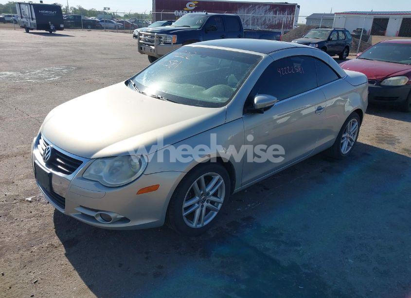 Photo 2 of 2009 Volkswagen Eos LUX (VIN WVWFA71F09V013768)