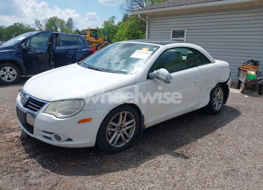 Photo 2 of 2008 Volkswagen Eos LUX (VIN WVWFA71F88V018635)