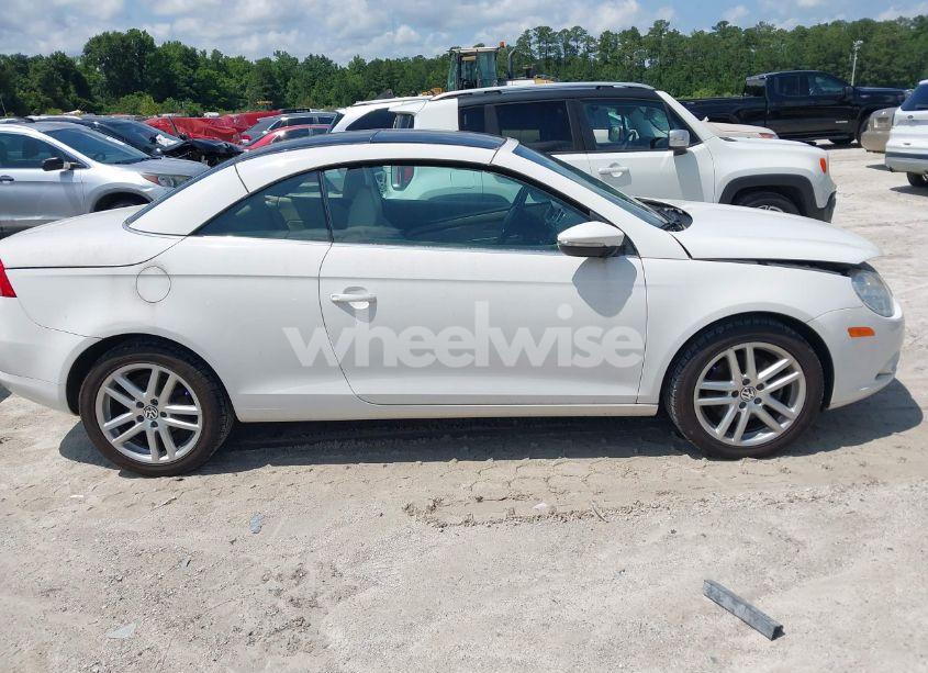 2010 Volkswagen Eos LUX (VIN WVWFA7AH5AV025386) main photo