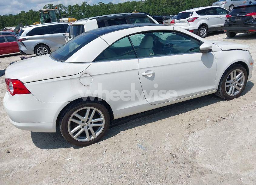 Photo 4 of 2010 Volkswagen Eos LUX (VIN WVWFA7AH5AV025386)