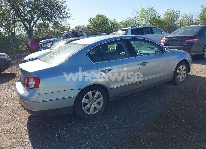 Photo 4 of 2008 Volkswagen Passat TURBO (VIN WVWJK73C08E103298)