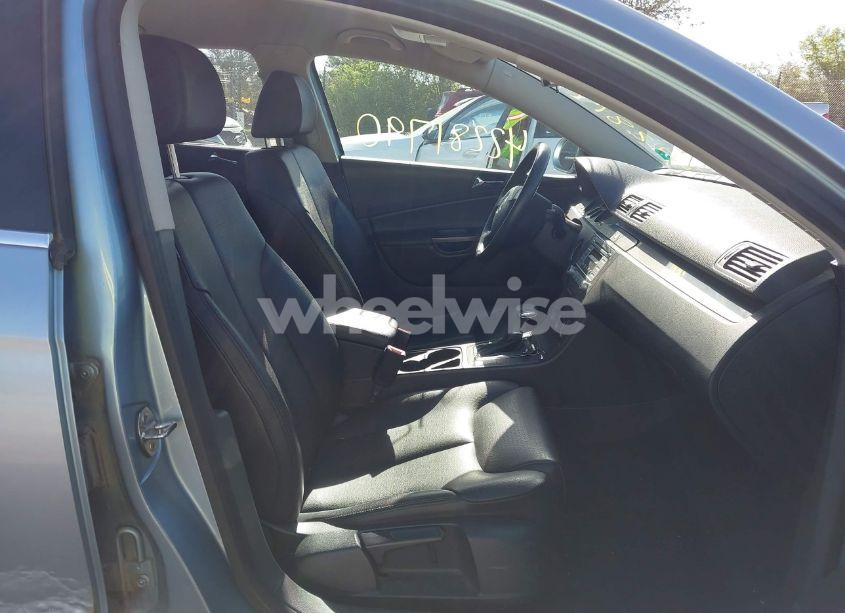 Photo 5 of 2008 Volkswagen Passat TURBO (VIN WVWJK73C08E103298)