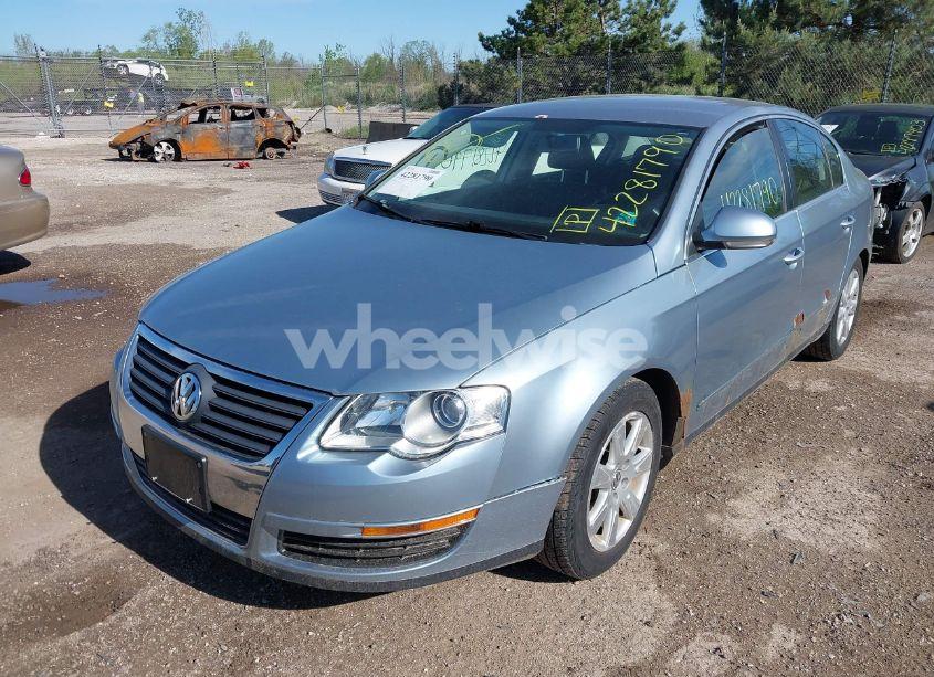 Photo 6 of 2008 Volkswagen Passat TURBO (VIN WVWJK73C08E103298)