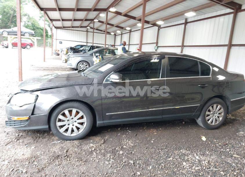 Photo 13 of 2008 Volkswagen Passat TURBO (VIN WVWJK73C08E215891)