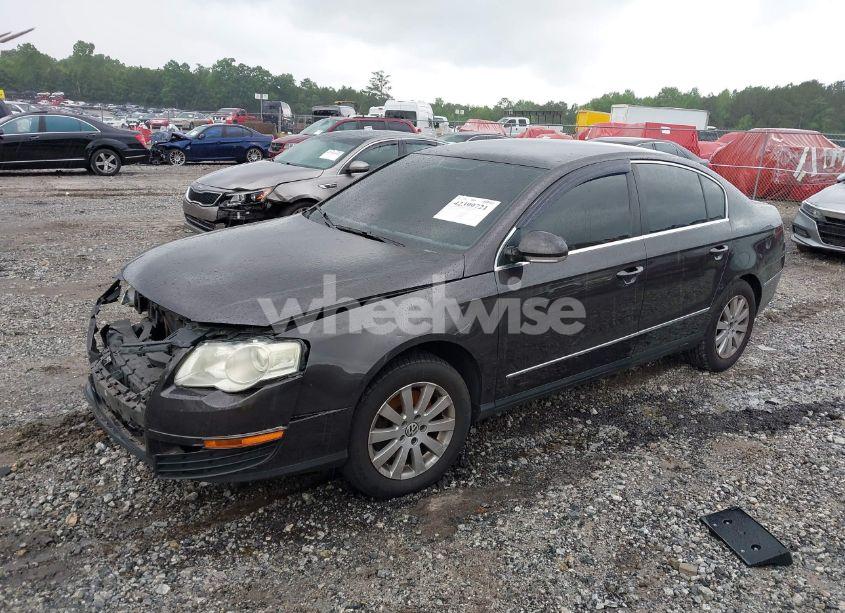 Photo 2 of 2008 Volkswagen Passat TURBO (VIN WVWJK73C08E215891)