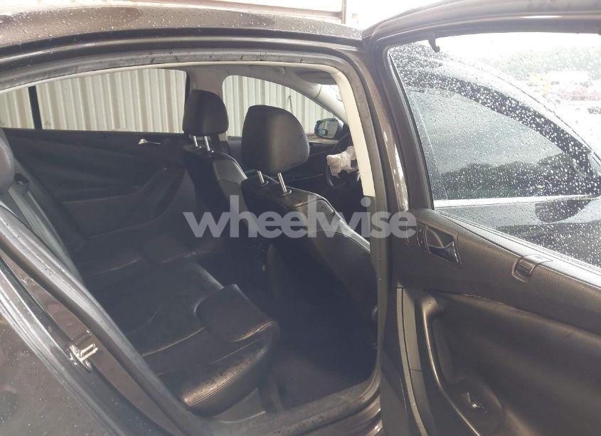 Photo 8 of 2008 Volkswagen Passat TURBO (VIN WVWJK73C08E215891)