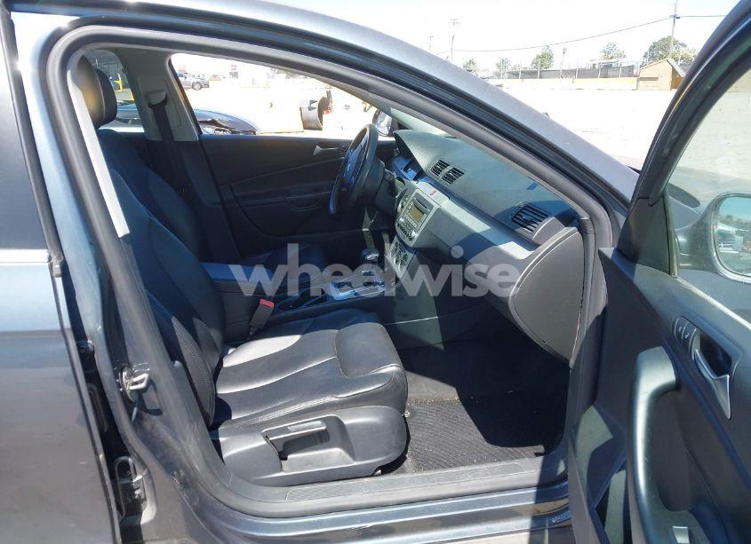 Photo 5 of 2009 Volkswagen Passat KOMFORT (VIN WVWJK73C79P058026)