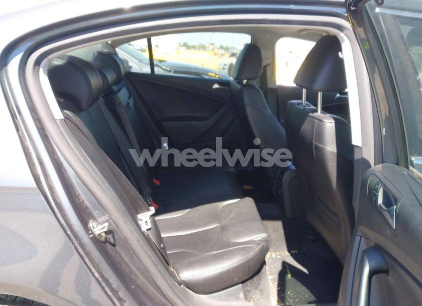 Photo 8 of 2009 Volkswagen Passat KOMFORT (VIN WVWJK73C79P058026)