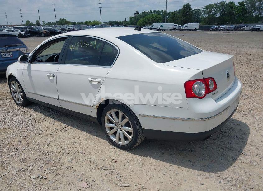 Photo 3 of 2010 Volkswagen Passat KOMFORT (VIN WVWJK7AN2AE077779)