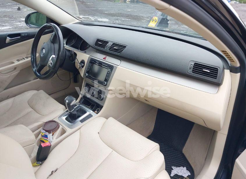 Photo 5 of 2010 Volkswagen Passat KOMFORT (VIN WVWJM7AN6AE154387)