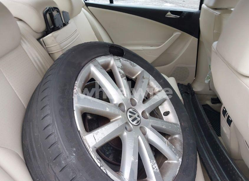 Photo 8 of 2010 Volkswagen Passat KOMFORT (VIN WVWJM7AN6AE154387)