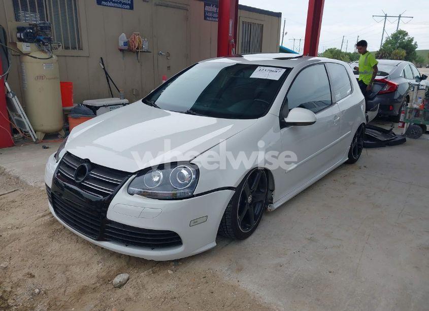 Photo 2 of 2008 Volkswagen R32 (VIN WVWKC71K38W158415)