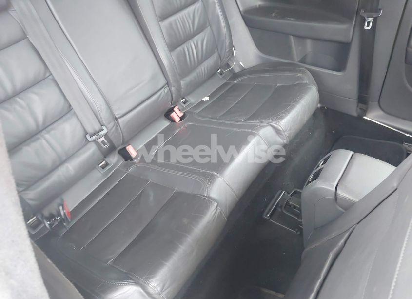 Photo 8 of 2008 Volkswagen R32 (VIN WVWKC71K38W158415)