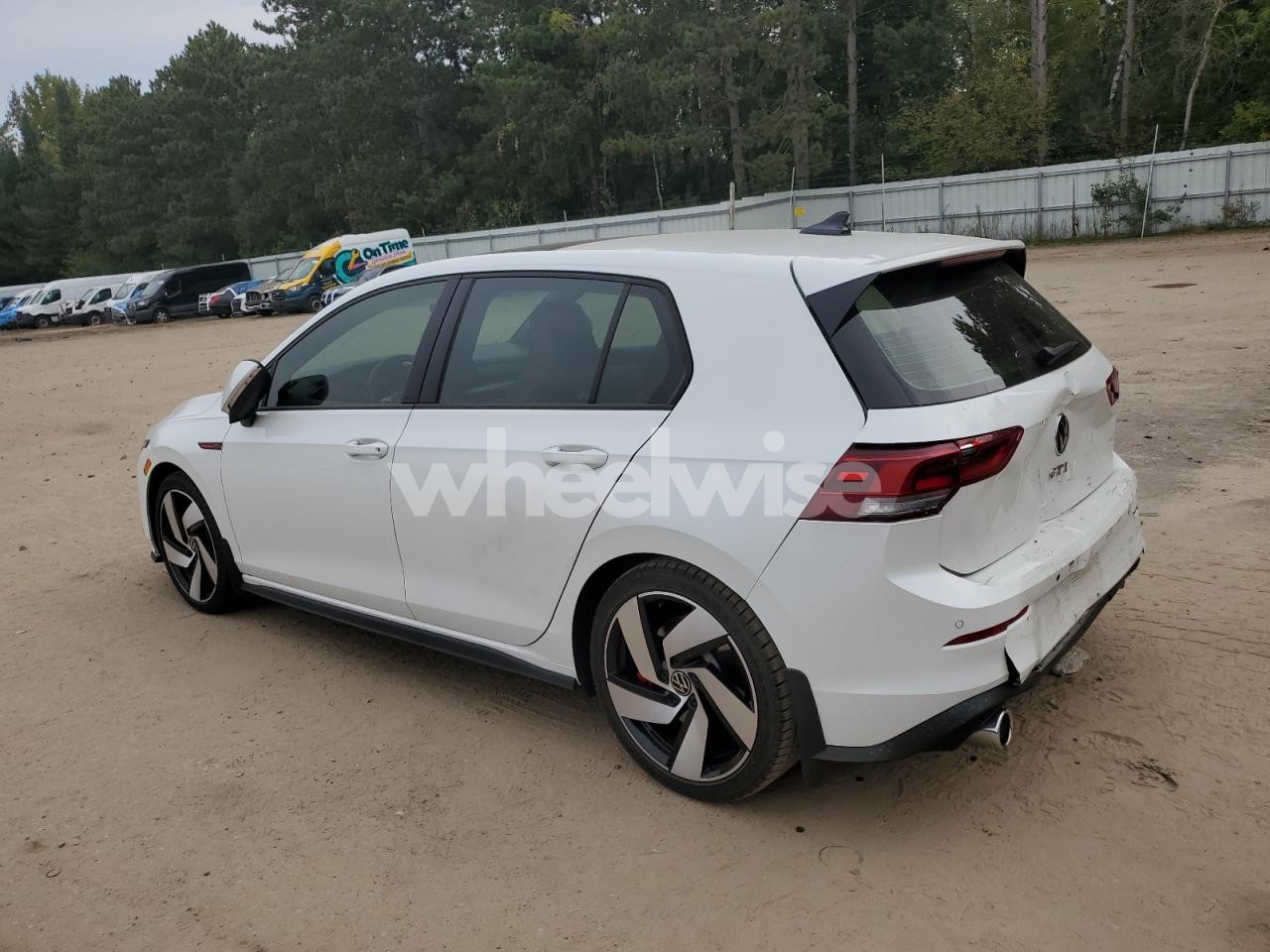 Photo 2 of 2022 VOLKSWAGEN GTI SE (VIN WVWL87CD8NW158278)