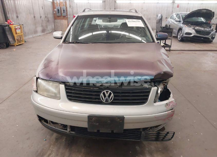 Photo 13 of 2001 Volkswagen Passat GLX (VIN WVWLH63BX1E033291)
