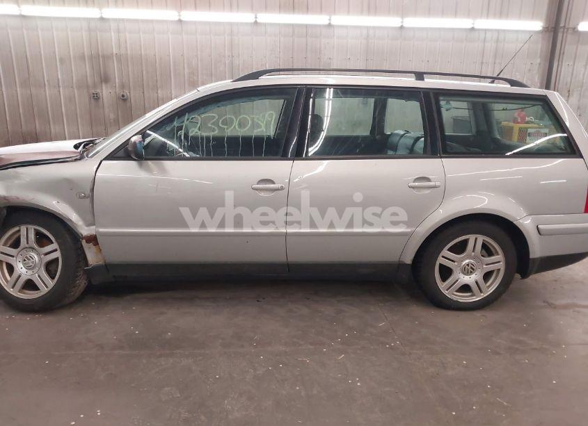 Photo 15 of 2001 Volkswagen Passat GLX (VIN WVWLH63BX1E033291)