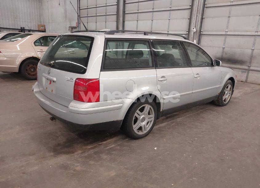 Photo 4 of 2001 Volkswagen Passat GLX (VIN WVWLH63BX1E033291)