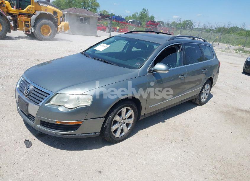 Photo 2 of 2007 Volkswagen Passat 2.0T (VIN WVWLK73C07E004293)
