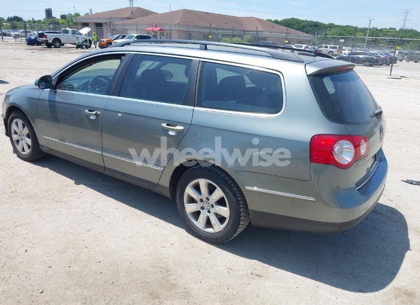 Photo 3 of 2007 Volkswagen Passat 2.0T (VIN WVWLK73C07E004293)