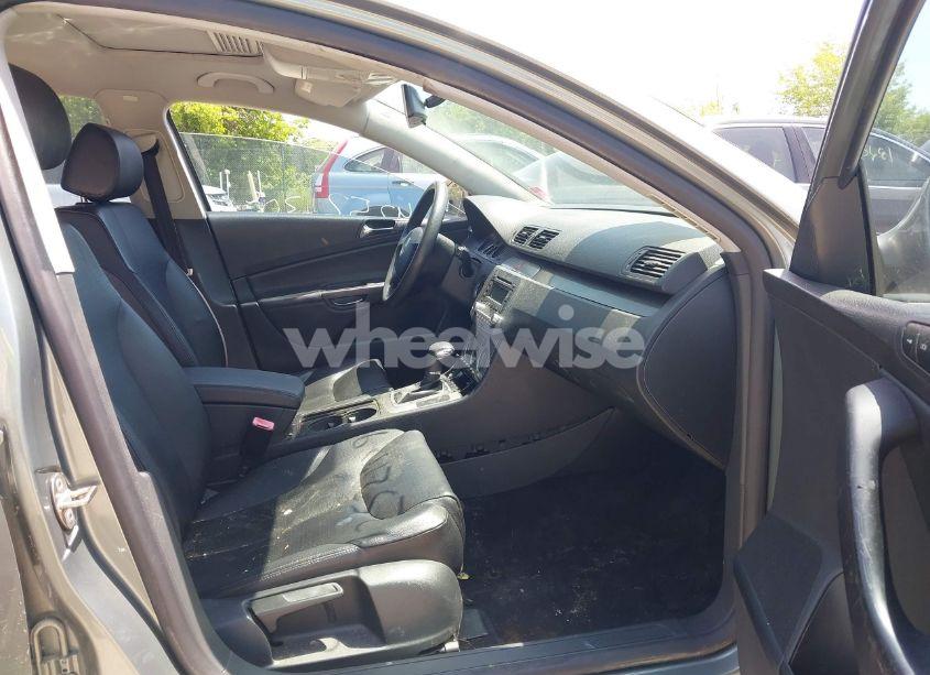 Photo 5 of 2007 Volkswagen Passat 2.0T (VIN WVWLK73C07E004293)