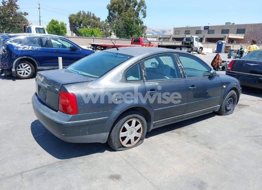 Photo 4 of 2000 Volkswagen Passat GLS V6 (VIN WVWMD23B9YP213188)