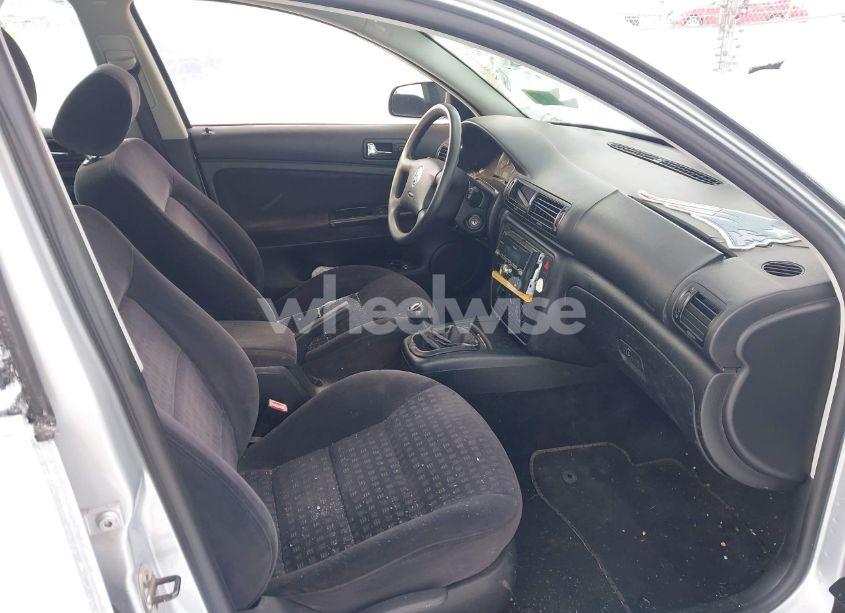 Photo 5 of 2003 Volkswagen Passat GL (VIN WVWMD63B23P440805)