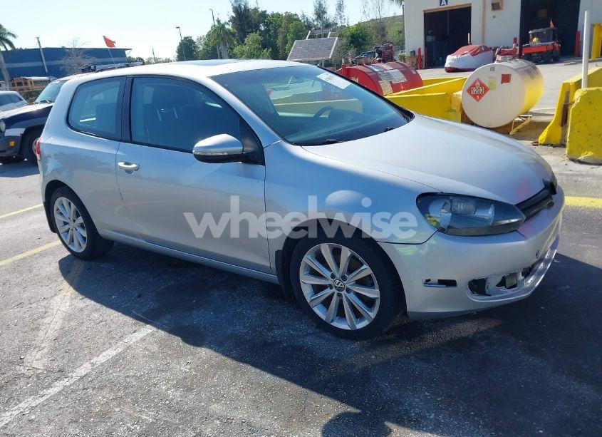 2012 Volkswagen Golf TDI 2-DOOR (VIN WVWMM7AJXCW111761) main photo