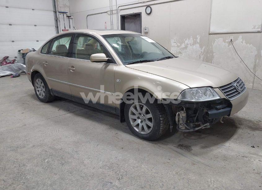 2002 Volkswagen Passat GLS (VIN WVWPD63B32P116239) main photo