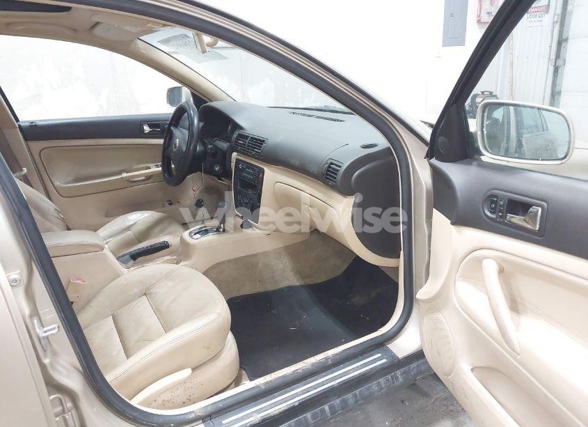 Photo 5 of 2002 Volkswagen Passat GLS (VIN WVWPD63B32P116239)