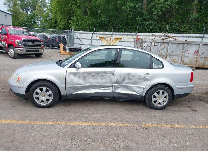 Photo 14 of 1999 Volkswagen Passat GLX (VIN WVWPD63B4XE505023)