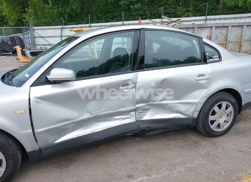 Photo 17 of 1999 Volkswagen Passat GLX (VIN WVWPD63B4XE505023)