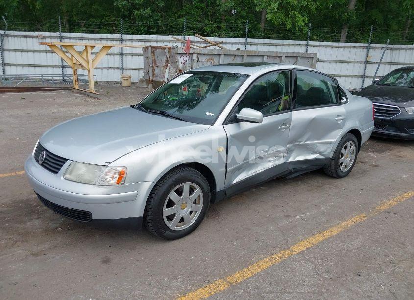 Photo 2 of 1999 Volkswagen Passat GLX (VIN WVWPD63B4XE505023)