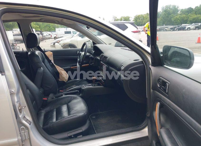 Photo 5 of 1999 Volkswagen Passat GLX (VIN WVWPD63B4XE505023)