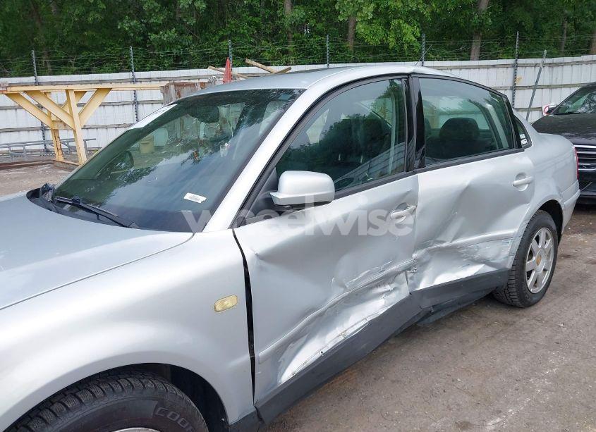 Photo 6 of 1999 Volkswagen Passat GLX (VIN WVWPD63B4XE505023)