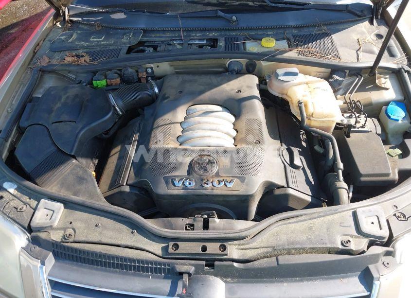 Photo 10 of 2002 Volkswagen Passat GLX (VIN WVWRH63B72P040909)