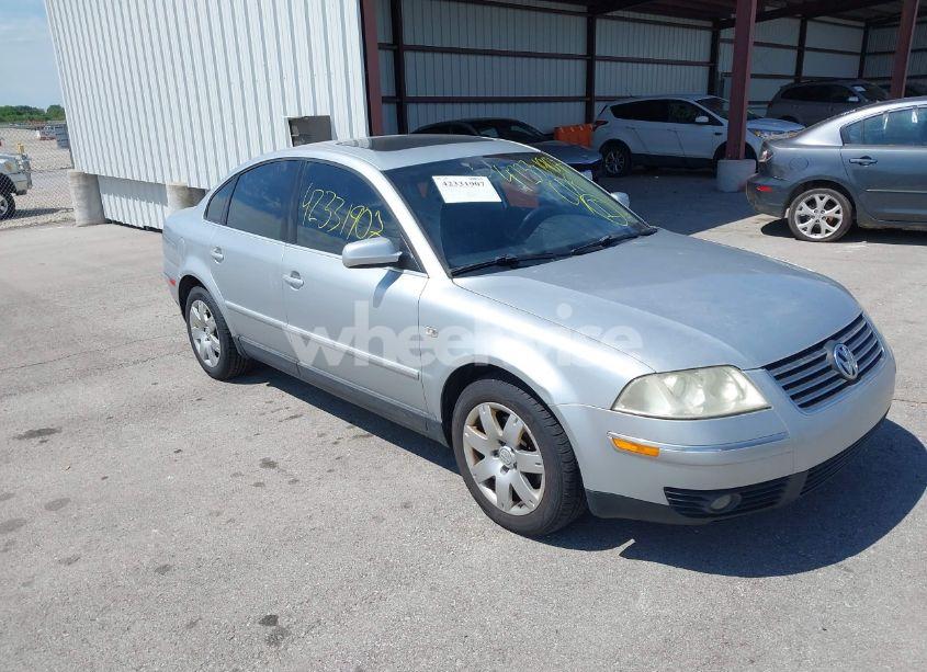 2003 Volkswagen Passat GLX (VIN WVWRH63B93P091717) main photo