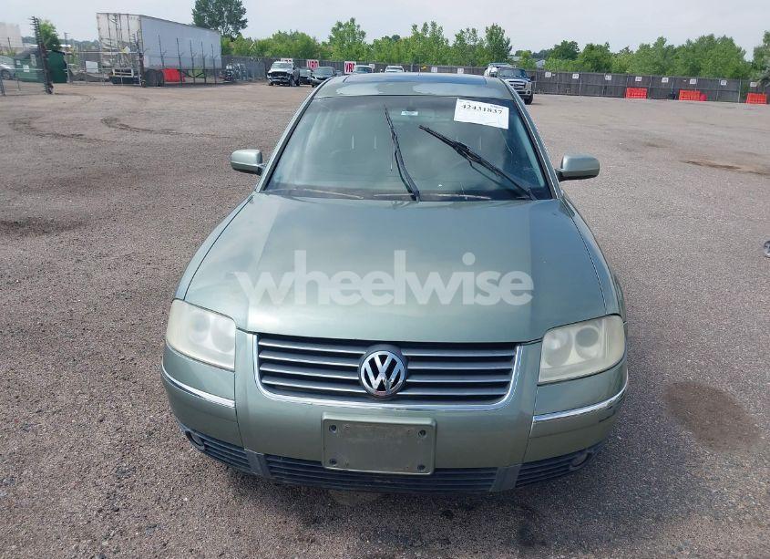 Photo 12 of 2002 Volkswagen Passat GLX (VIN WVWTH63B52P177417)