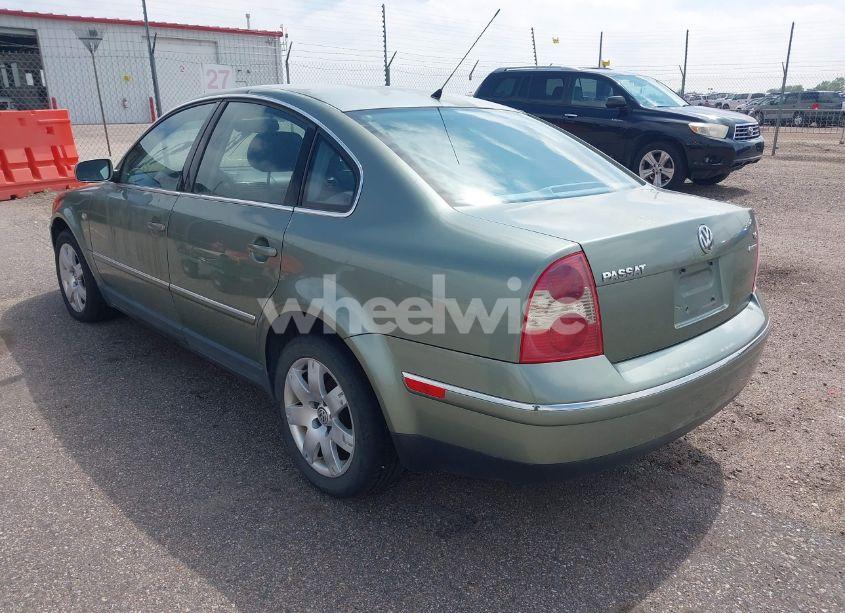 Photo 3 of 2002 Volkswagen Passat GLX (VIN WVWTH63B52P177417)