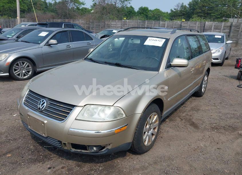 Photo 2 of 2001 Volkswagen Passat GLS (VIN WVWVD63B61E177862)