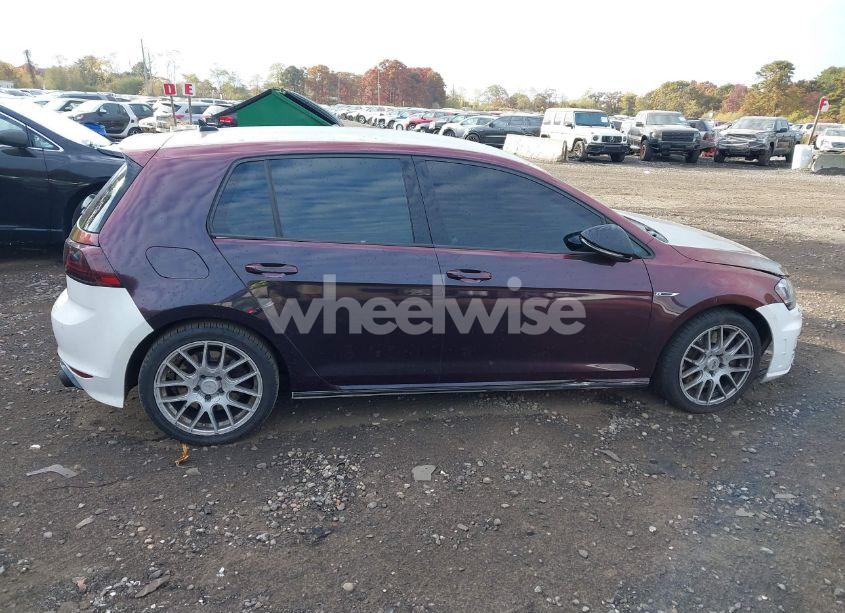 Photo 13 of 2017 Volkswagen Golf R 4-DOOR W/DCC NAVIGATION (VIN WVWVF7AU2HW072048)