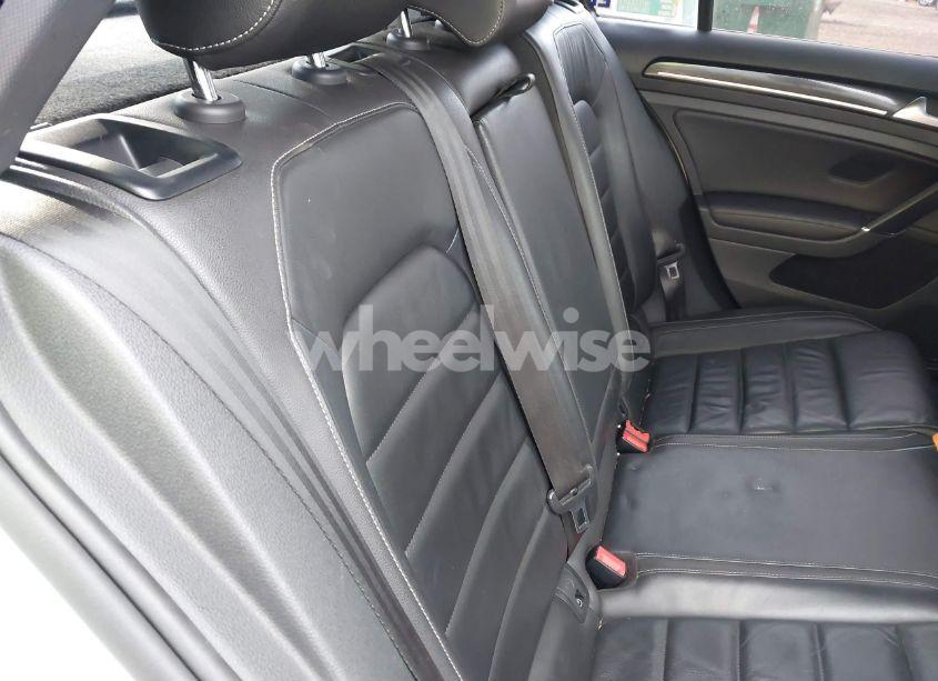 Photo 8 of 2017 Volkswagen Golf R 4-DOOR W/DCC NAVIGATION (VIN WVWVF7AU2HW072048)