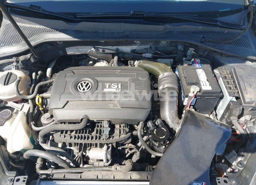 Photo 10 of 2017 Volkswagen Golf R 4-DOOR W/DCC NAVIGATION (VIN WVWVF7AU5HW015469)